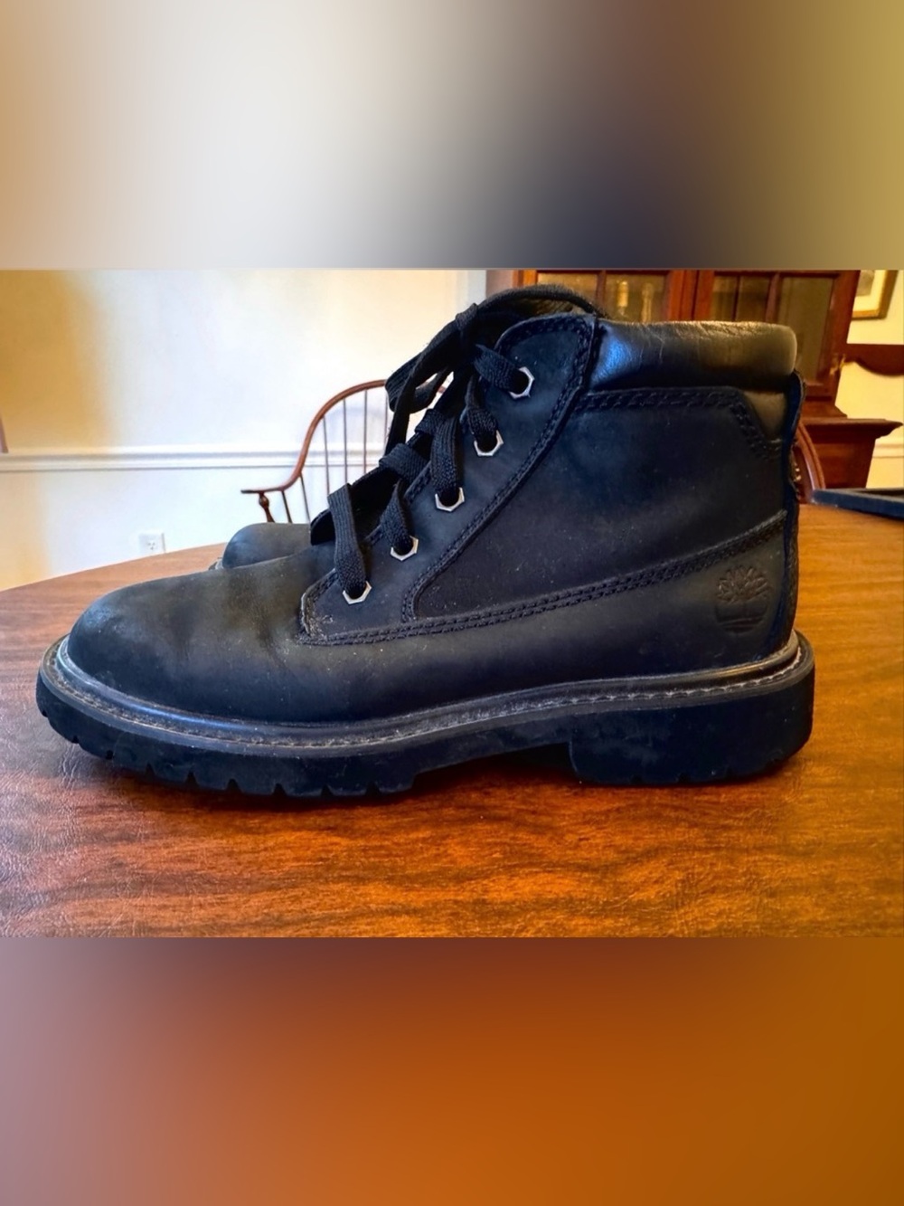 Timberland Boots Women’s Black Leather Lace Up size 6